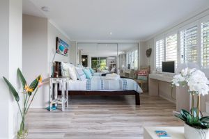 Private guest suite high on Currumbin hill